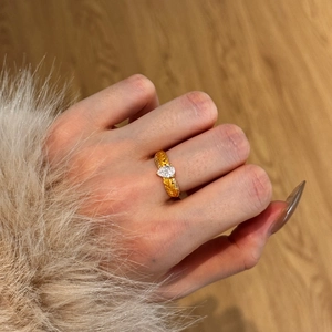 Bague raffinée en diamant goutte et anneau texturé épi de blé doré pour femme
