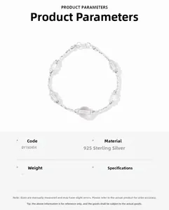 Détail macro du bracelet en argent sterling S925 avec cristal blanc et perles polies
