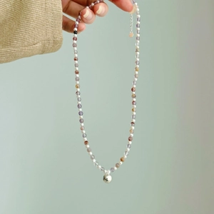 Collier élégant en argent sterling S925 avec perles fantômes violettes et pendentif rond