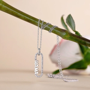 Collier MAMA en argent S925 avec pendentif pavé de zircons suspendu à une branche