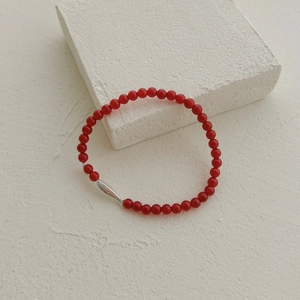 Bracciale in argento sterling S925 con perle di agata rossa e ciondolo pesce