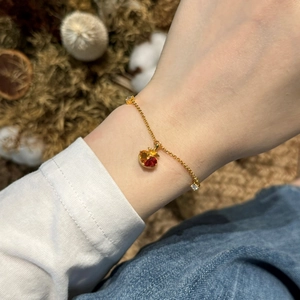 Élégant bracelet en argent S925 plaqué or avec doubles pendentifs gouttes au poignet