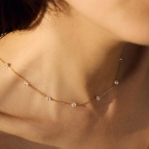 Exquisite S925 sterling silver star necklace with round clear crystals for women