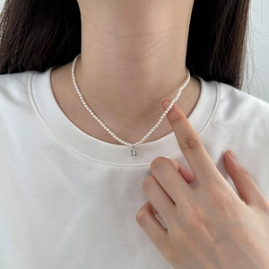 Minimalist S925 sterling silver pearl necklace with a single square pendant for women