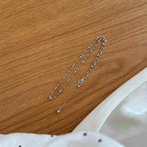 Collier chaîne à billes en argent sterling S925 avec petit pendentif cœur sur bois