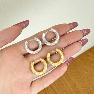 S925 sterling silver frosted hoop earrings with pavé zircons in gold and silver finish