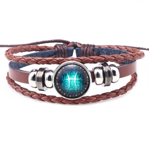 Bracelet multicouche en cuir tressé rétro avec signe du zodiaque Poissons et breloque