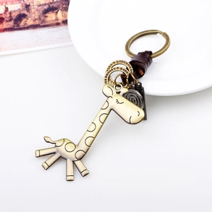 Retro giraffe leather keychain made of bronze zinc alloy for creative fashion styling