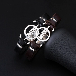 Bracelets de couple en cuir avec gravure évidée I love you en acier inoxydable