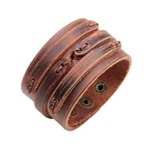 Bracelet en cuir marron vintage multicouches avec boutons-pression en bronze rustique