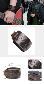 Vue détaillée du bracelet en cuir véritable avec gaufrage mantra Om et boucle réglable