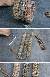 Λεπτομέρεια από βραχιόλια paracord με χάλκινα κρανία και τακτική μεταλλική αγκράφα