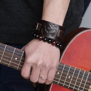 Bracelet manchette en cuir marron avec symbole Om et perles en pierres naturelles