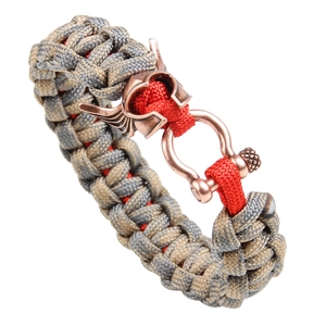 Bracelet en Paracorde Tressé à la Main Avec Accessoires en Cuivre Casque Spartiate Outdoor Survival Bracelet Tressé pour Hommes Bijoux