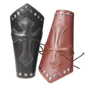 Polsiere in Pelle PU Punk Medievale Protezione Braccio con Croce e Borchie Halloween Cosplay Accessorio Costume Lacci Regolabili