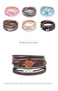 Détail de bracelets multicouches en cuir avec fermoir magnétique, pierre naturelle et perles