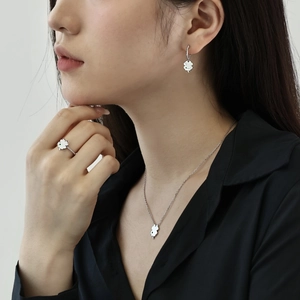 S925 sterling silver jewelry set featuring green clover necklace, earrings and ring