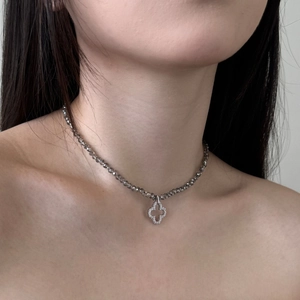 S925 sterling silver beaded necklace featuring a sparkling four-leaf clover pendant