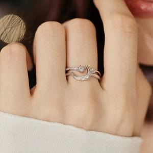 Eleganter S925 Sterling Silber Ring mit funkelndem Mond- und Stern-Zirkonia-Design