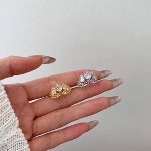 Luxurious S925 sterling silver crown rings with pear-cut gemstones in gold and silver