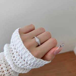 Luxurious S925 sterling silver ring with brilliant round zircon and pave setting