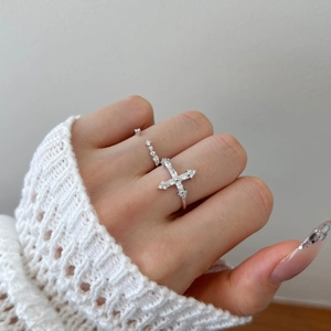 Anello a croce in argento sterling S925 con brillanti cristalli di zircone da donna