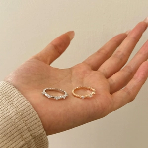 S925 sterling silver rings with micro-paved zircons in gold and silver finish