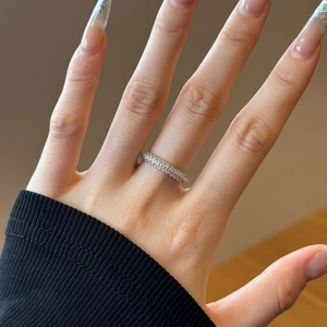 Exquisite S925 sterling silver double-layer eternity ring with sparkling zircons on hand