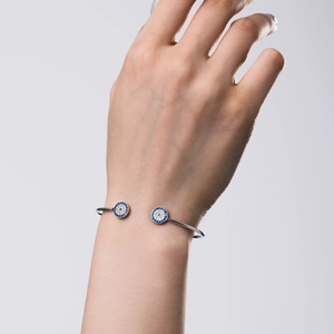Detail of S925 silver Evil Eye bracelet featuring blue zirconia micro-pave setting