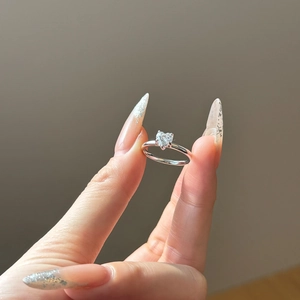 Elegant S925 sterling silver ring with heart-shaped stone and three-prong setting