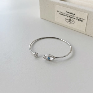 Bracelet jonc en argent S925 avec design œil maléfique et pierre marquise bleue