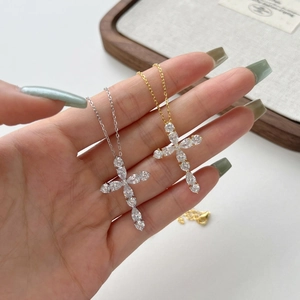 Colliers croix en argent S925 avec pendentifs en zircone en finitions or et argent