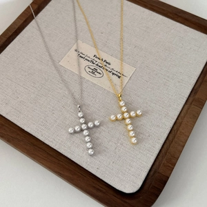 Exquisite S925 sterling silver pearl cross necklace in gold and silver finishes