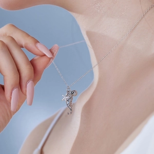 S925 sterling silver necklace featuring seahorse, starfish, and shell charms on collarbone chain
