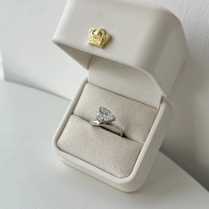 Elegant S925 sterling silver ring with pear cut ice flower zircon in a luxury gift box