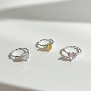 Trois bagues en argent S925 avec zircon en forme de cœur en rose, jaune et blanc clair