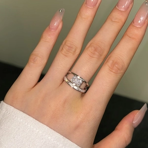 Bague double en argent 925 avec diamant taille émeraude et cristaux scintillants