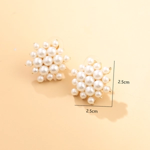 Boucles d'oreilles élégantes en grappe de perles ivoire et alliage doré, style fleur 2,5cm
