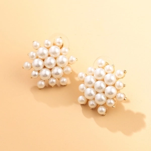 Boucles d'oreilles fleurs en perles avec base en alliage doré au design de flocon