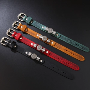 Retro-Lederarmbänder mit Kompass und verstellbaren Metallschnallen in vier Farben