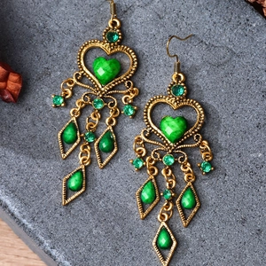 Vintage Bohemian Green Heart Tassel Earrings Antique Gold Alloy Ethnic Hollow Rhinestone Drop Earrings For Women Ethnic Jewelry
