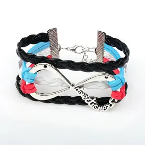 Bracelet tressé multicouche avec symbole infini, cordons colorés et fermoir mousqueton