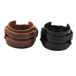 Pulsera ancha de cuero vintage para hombre con botones de bronce ajustables en negro y marrón