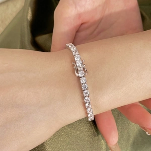 Classico bracciale tennis in argento S925 da 4mm con zirconi tondi su seta verde