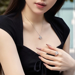 S925 sterling silver four-leaf clover necklace and ring set with sparkling zirconia gems