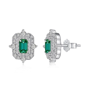 Boucles d'oreilles S925 en argent avec pierre verte coupe émeraude et halo de diamants