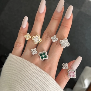 S925 Sterling Silber Kleeblatt Ring mit bunten Zirkonia Steinen offenem Design