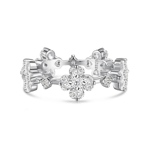 Classic S925 sterling silver four-leaf clover ring with micro-set zircon stones