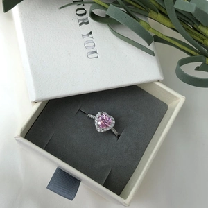 Bague en argent S925 avec zircon rose en forme de cœur dans son coffret cadeau
