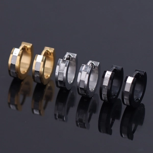 Boucles d'Oreilles Créoles Huggie Géométriques en Acier Inoxydable Givré pour Hommes Femmes Mode Minimaliste Bijoux de Boucle d'Oreille Mate